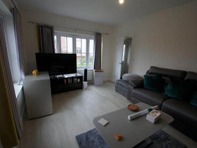 4 bedroom detached house to rent