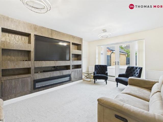 4 bedroom detached house to rent