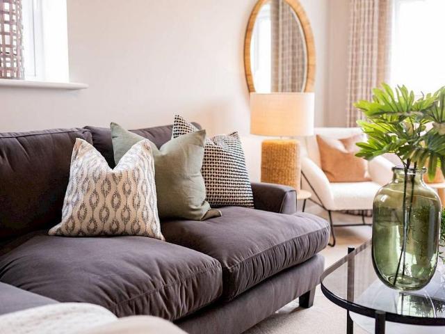 4 bedroom detached house to rent