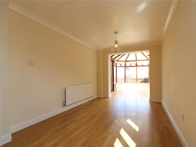 4 bedroom detached house to rent