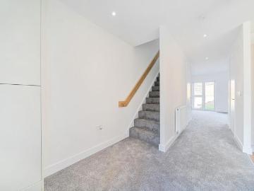 4 bedroom detached house to rent