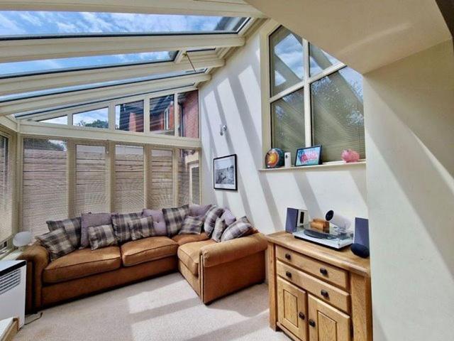 4 bedroom detached house to rent