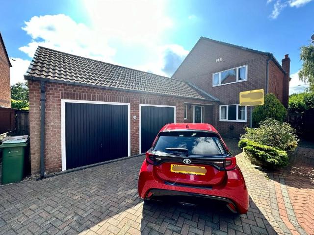 4 bedroom detached house to rent