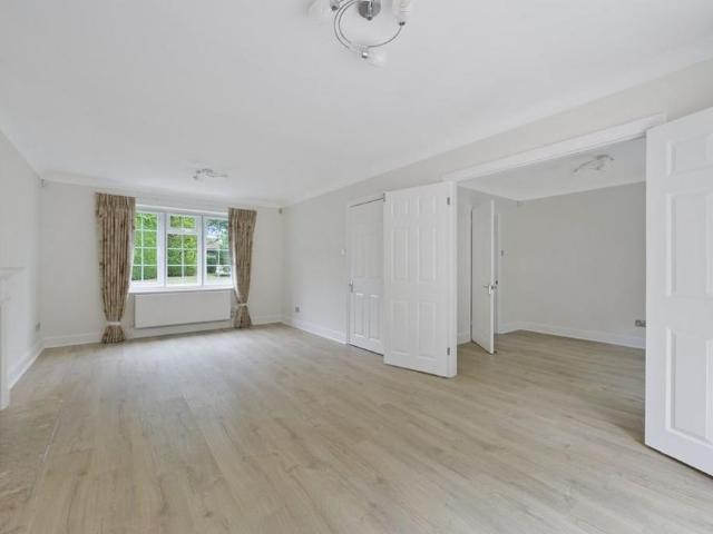 4 bedroom detached house to rent