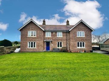 4 bedroom detached house to rent