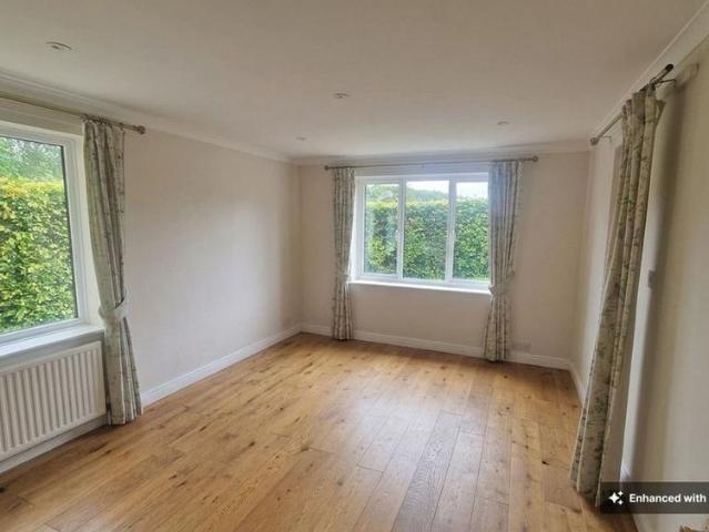 4 bedroom detached house to rent