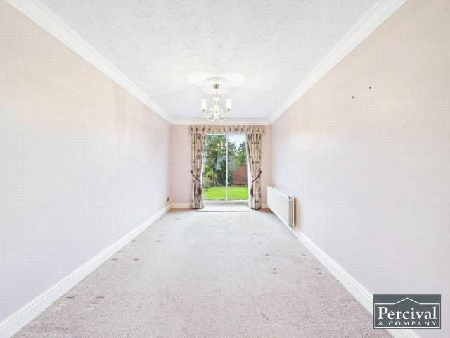 4 bedroom detached house to rent