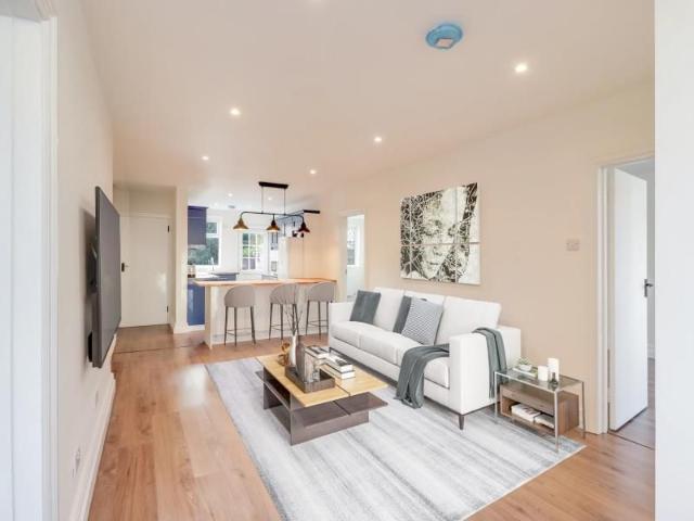 4 bedroom detached house to rent