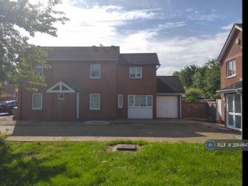 4 bedroom detached house to rent