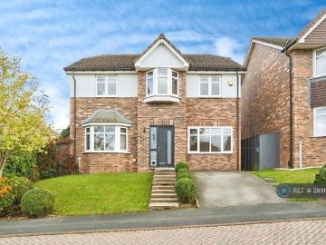 4 bedroom detached house to rent