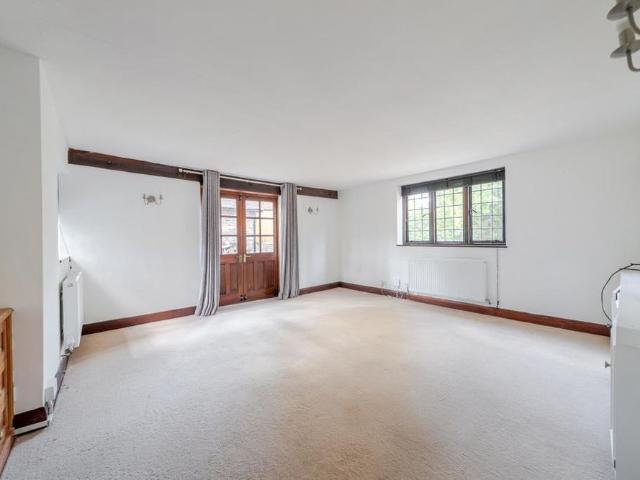 4 bedroom detached house to rent