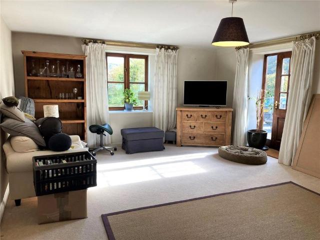 4 bedroom detached house to rent