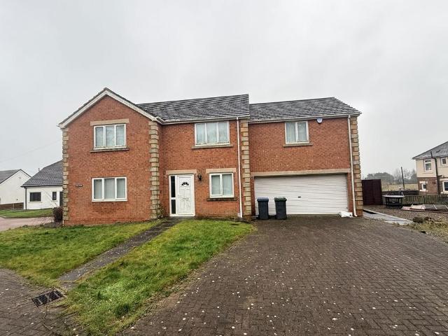 4 bedroom detached house to rent