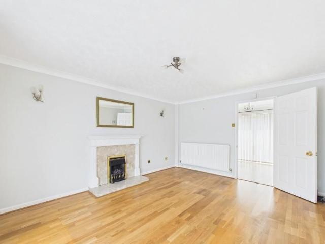4 bedroom detached house to rent