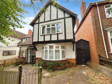 4 bedroom detached house to rent
