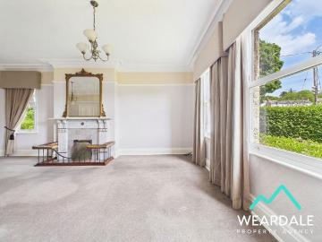 4 bedroom detached house to rent