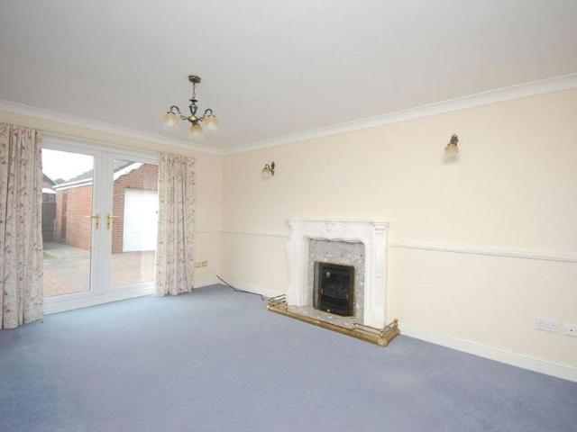 4 bedroom detached house to rent