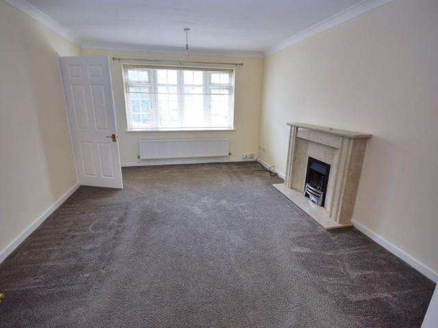 4 bedroom detached house to rent