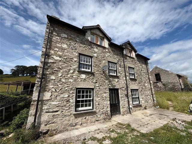 4 bedroom detached house to rent