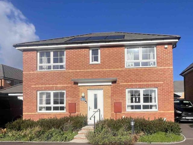 4 bedroom detached house to rent