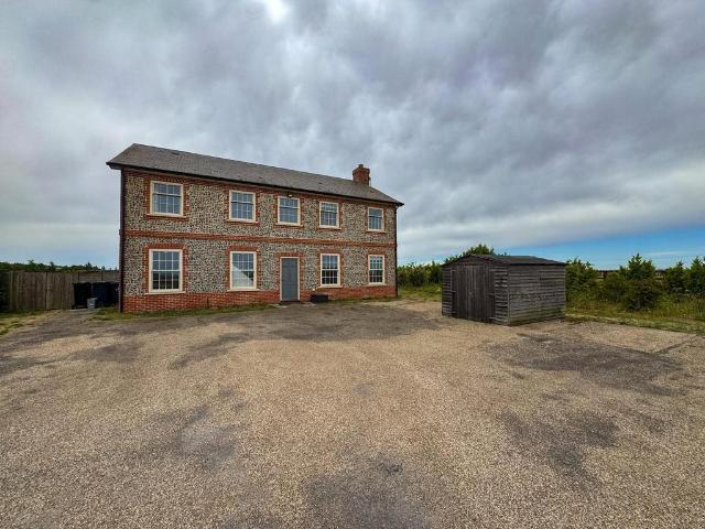 4 bedroom detached house to rent
