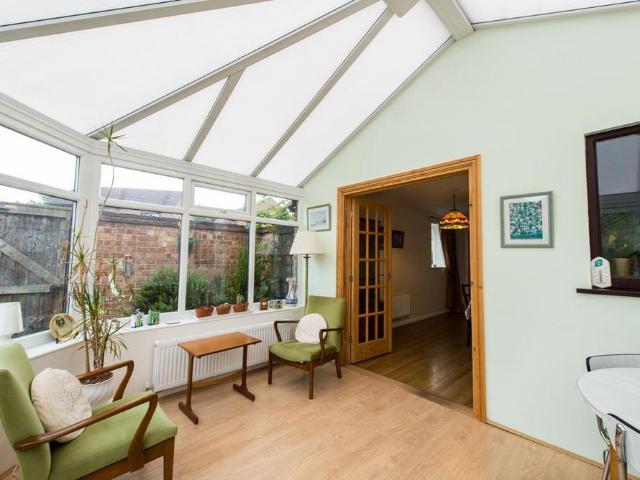 4 bedroom detached house to rent