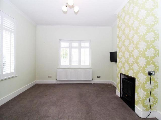 4 bedroom detached house to rent