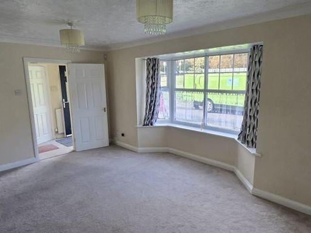 4 bedroom detached house to rent