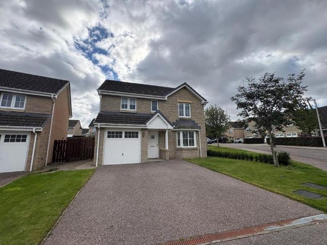 4 bedroom detached house to rent
