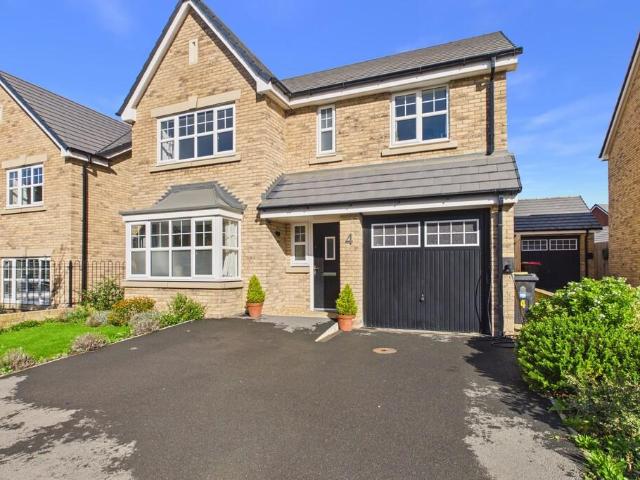 4 bedroom detached house to rent
