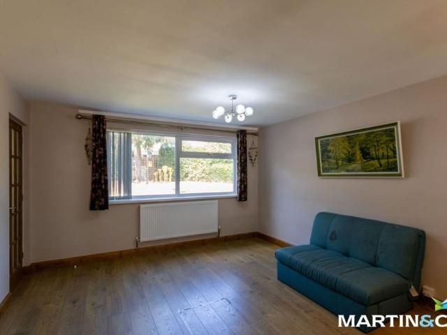 4 bedroom detached house to rent