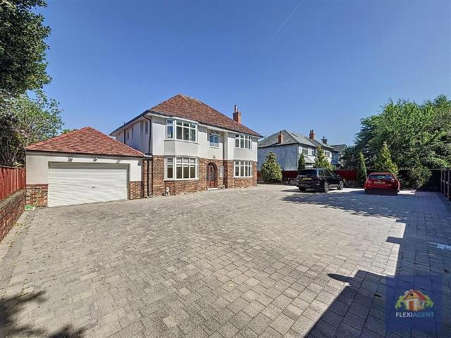 4 bedroom detached house to rent