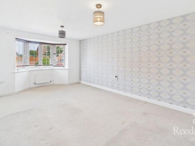 4 bedroom detached house to rent