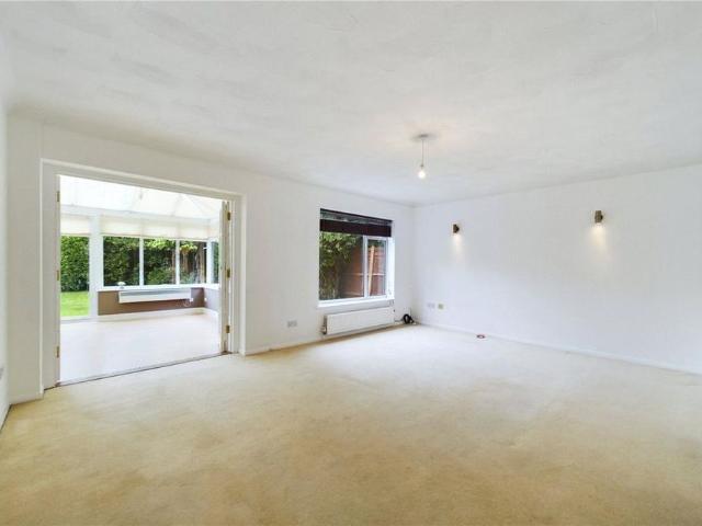 4 bedroom detached house to rent