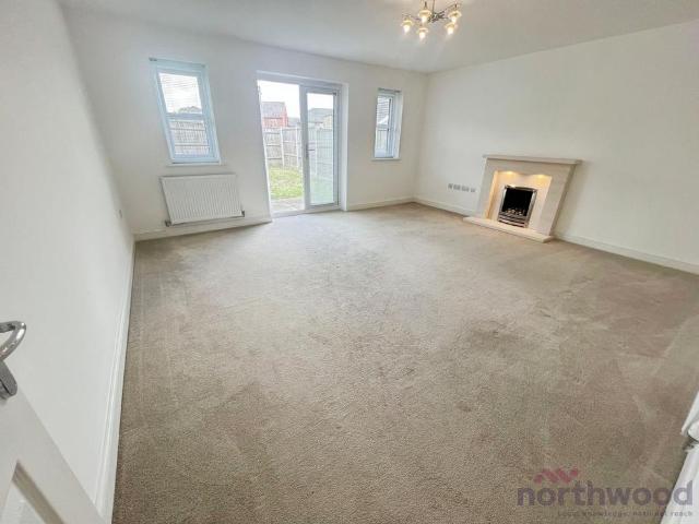 4 bedroom detached house to rent