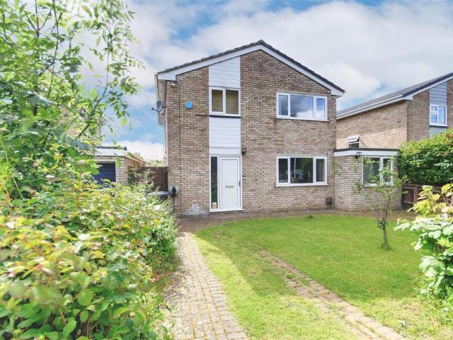 4 bedroom detached house to rent