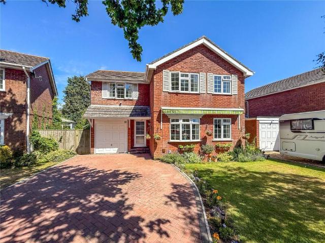 4 bedroom detached house to rent