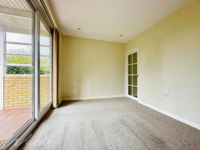 4 bedroom detached house to rent
