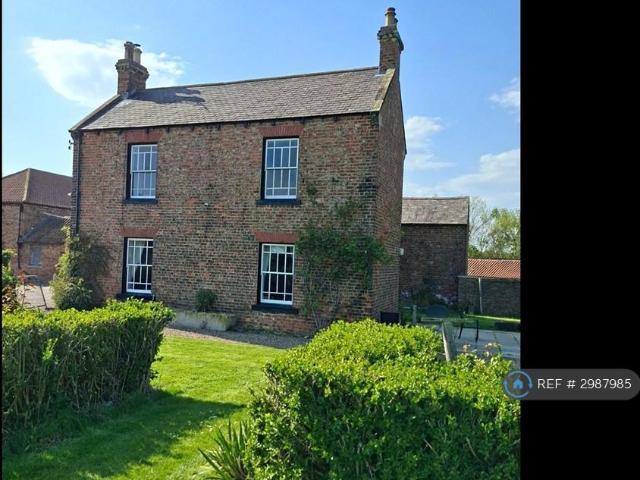 4 bedroom detached house to rent