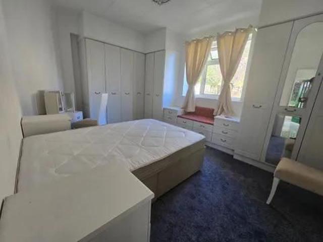 4 bedroom detached house to rent