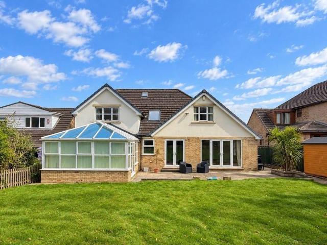 4 bedroom detached house to rent