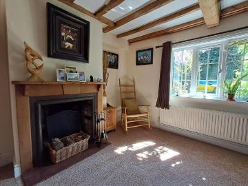 4 bedroom detached house to rent