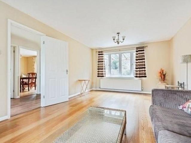 4 bedroom detached house to rent