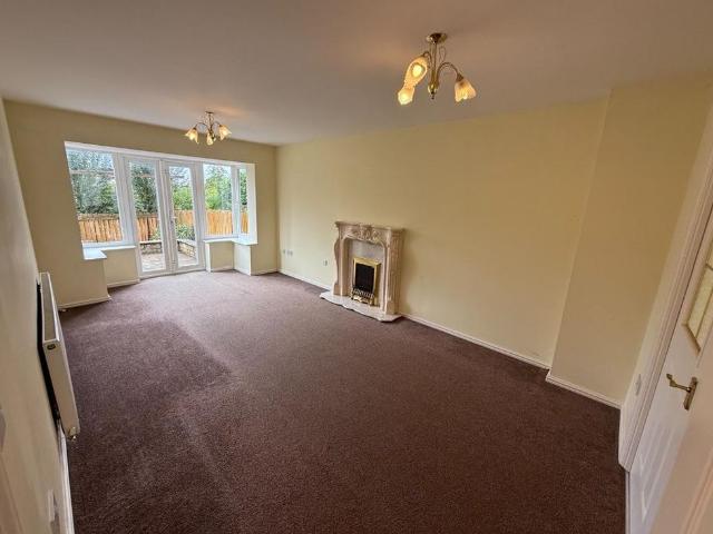 4 bedroom detached house to rent