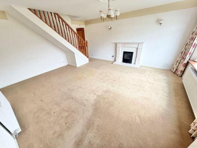 4 bedroom detached house to rent