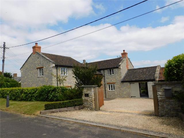 4 bedroom detached house to rent
