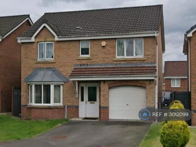 4 bedroom detached house to rent