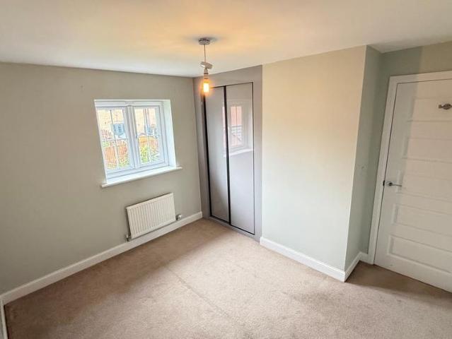 4 bedroom detached house to rent