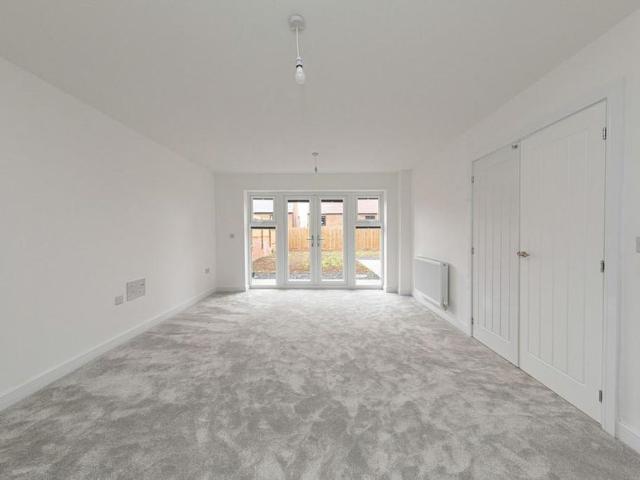 4 bedroom detached house to rent