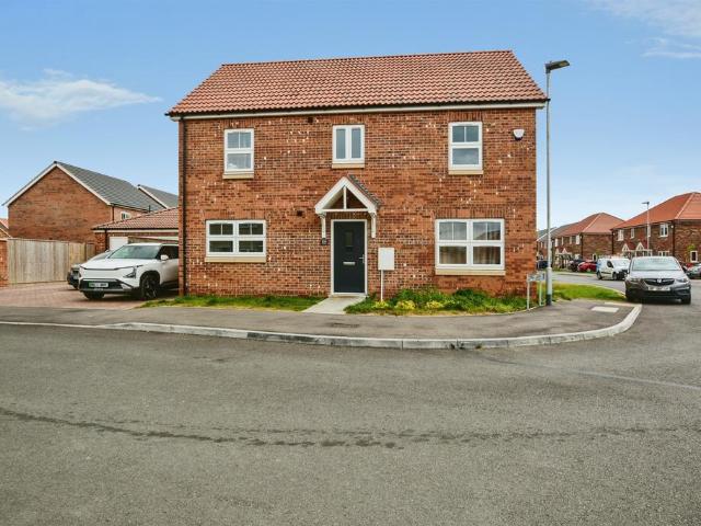 4 bedroom detached house to rent
